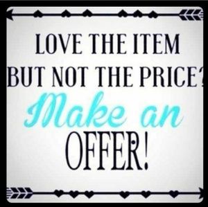 Reasonable offers please 💞